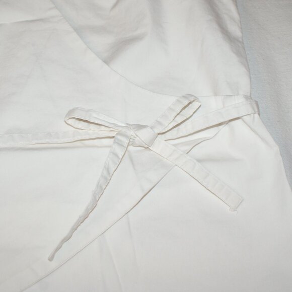 GAP White Sleeveless Wrap Around Blouse with Stretchy Cotton & Lycra Material - Picture 1 of 14